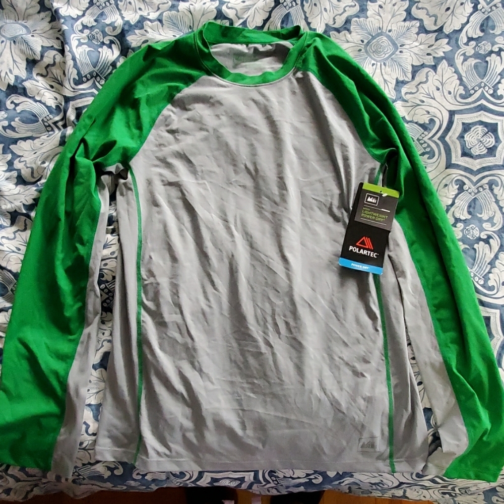 Mens M lightweight Power dry shirt